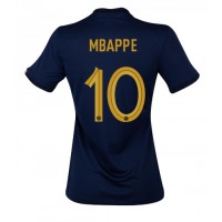Camisa de Futebol França Kylian Mbappe #10 Equipamento Principal Mulheres Mundo 2022 Manga Curta